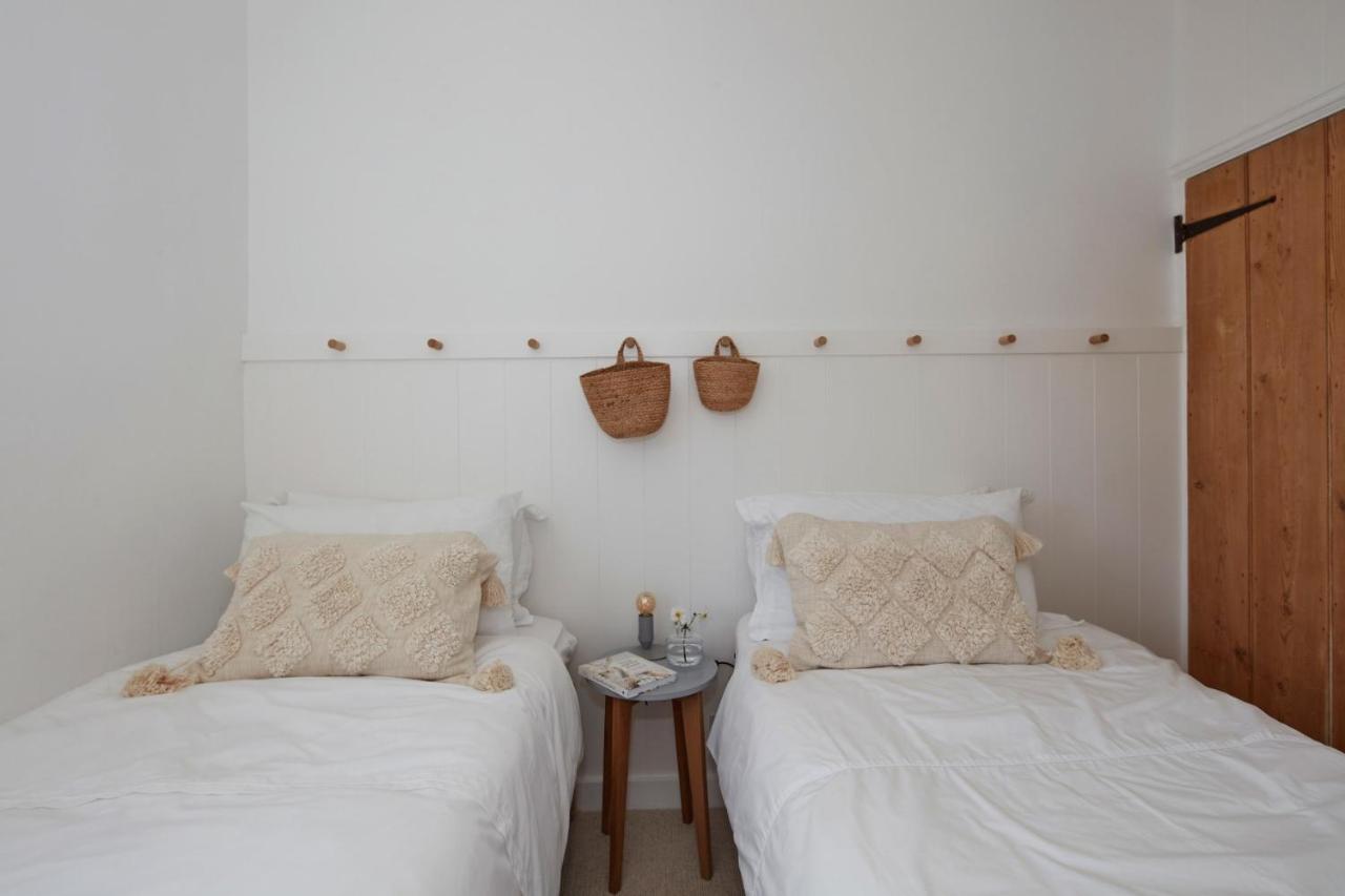 A Cool Coastal Retreat On Kingsdown Beach - The White House Villa Deal Eksteriør billede