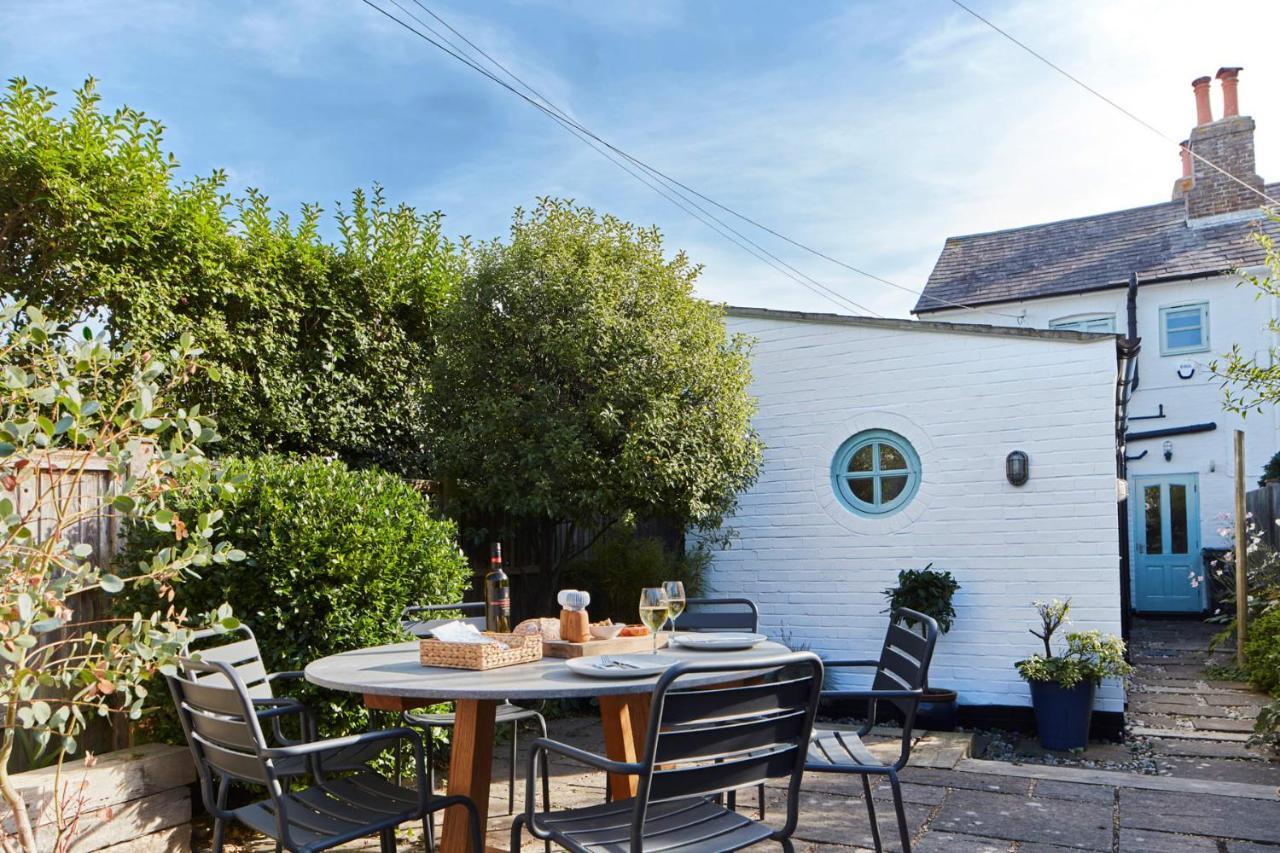 A Cool Coastal Retreat On Kingsdown Beach - The White House Villa Deal Eksteriør billede