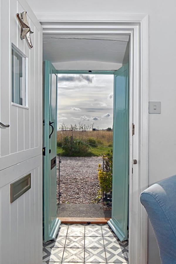A Cool Coastal Retreat On Kingsdown Beach - The White House Villa Deal Eksteriør billede